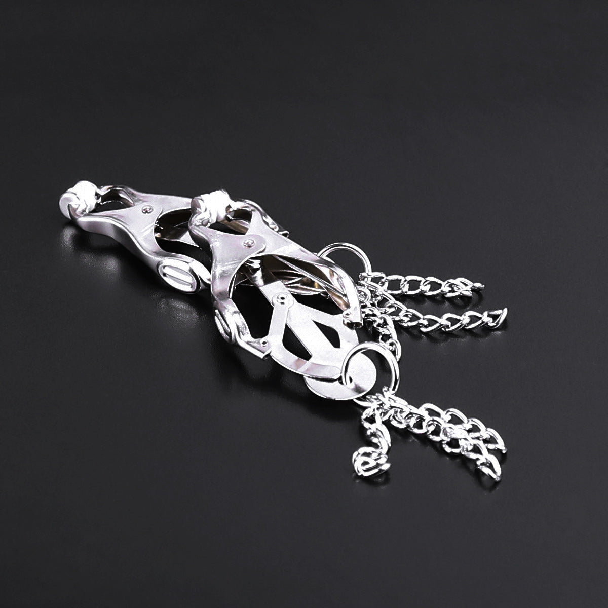 VELUXXA Japanese Clover Silver Chain Nipple Clamps